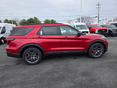 New 2026 Ford Explorer ST w/ Sun And Sound Package image 6