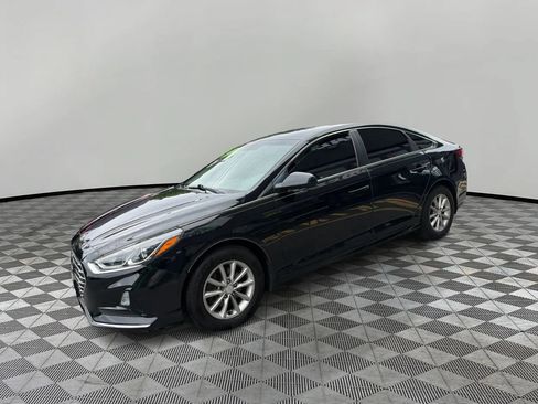Used 2019 Hyundai Sonata SE FWD image 2