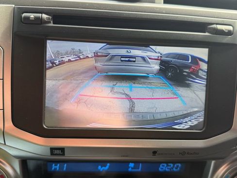 Used 2016 Toyota 4Runner Limited image 17