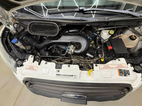 Used 2016 Ford Transit 250 130 Low Roof RWD image 7