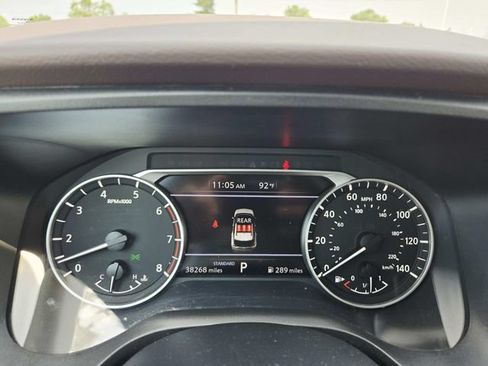 Used 2023 Nissan Rogue S FWD image 17