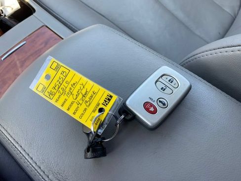 Used 2010 Toyota Camry XLE FWD image 43