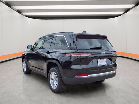 New 2025 Jeep Grand Cherokee Laredo X image 5