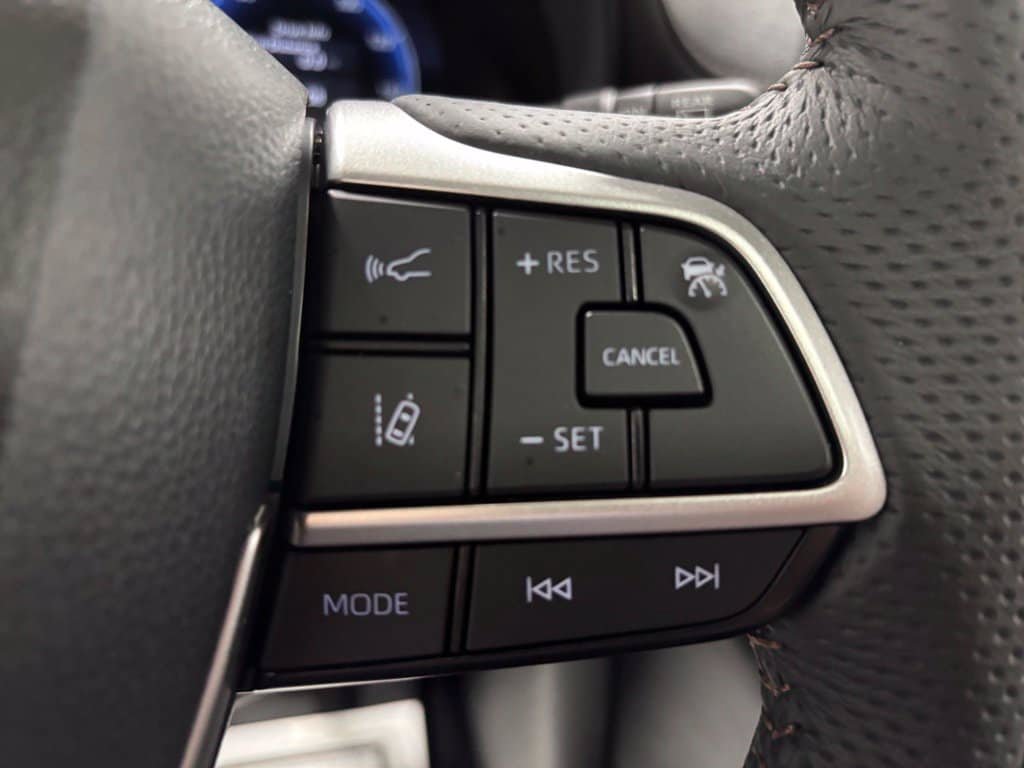 Used 2026 Toyota Sienna Limited FWD image 20