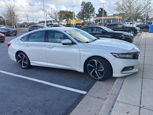 Used 2020 Honda Accord Sport image 2