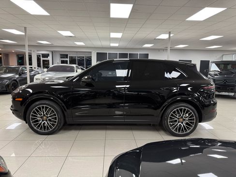 Used 2020 Porsche Cayenne S image 6