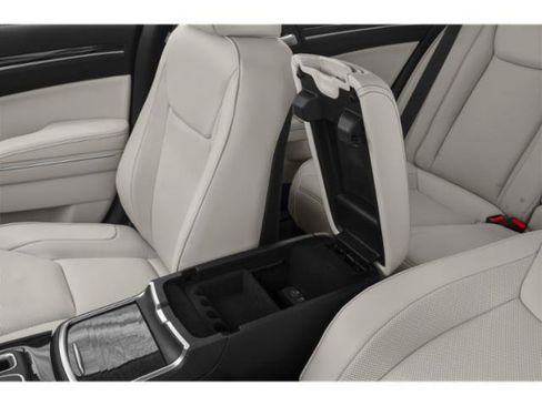 Certified 2018 Chrysler 300 Touring w/ Driver Convenience Group image 15