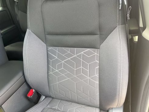 New 2026 Nissan Frontier SV w/ SV Convenience Package RWD image 9