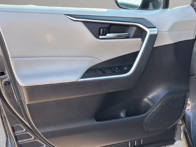 Used 2023 Toyota RAV4 XLE w/ Convenience Package AWD/4WD image 17