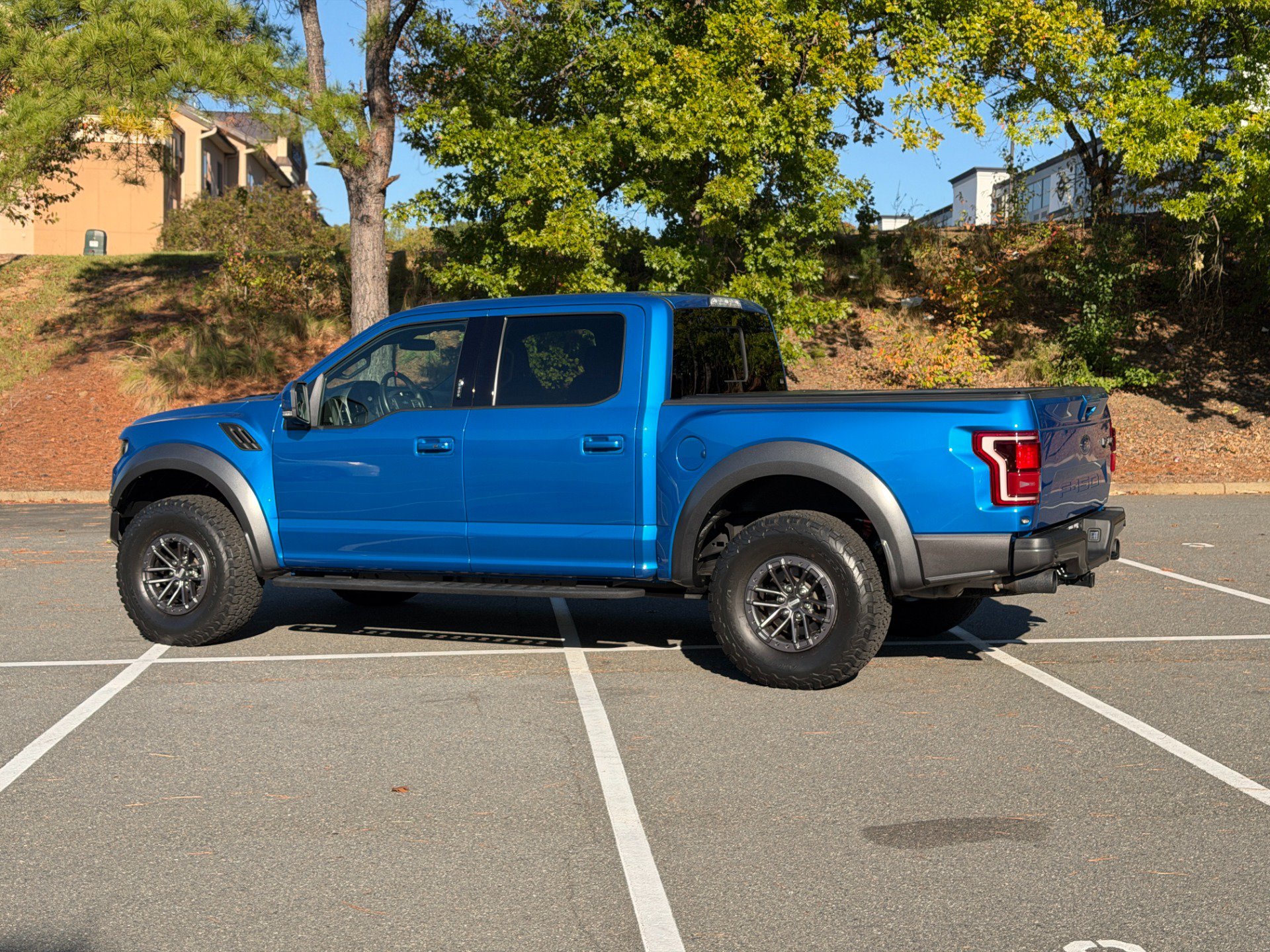 Used 2019 Ford F150 Raptor w/ Equipment Group 802A Luxury AWD/4WD image 7