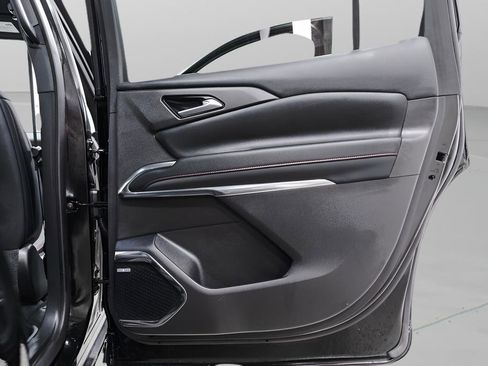 Used 2026 Chevrolet Traverse RS w/ LPO, Floor Liner Package AWD/4WD image 32