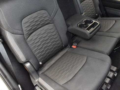 Certified 2025 Nissan Pathfinder SV FWD image 28