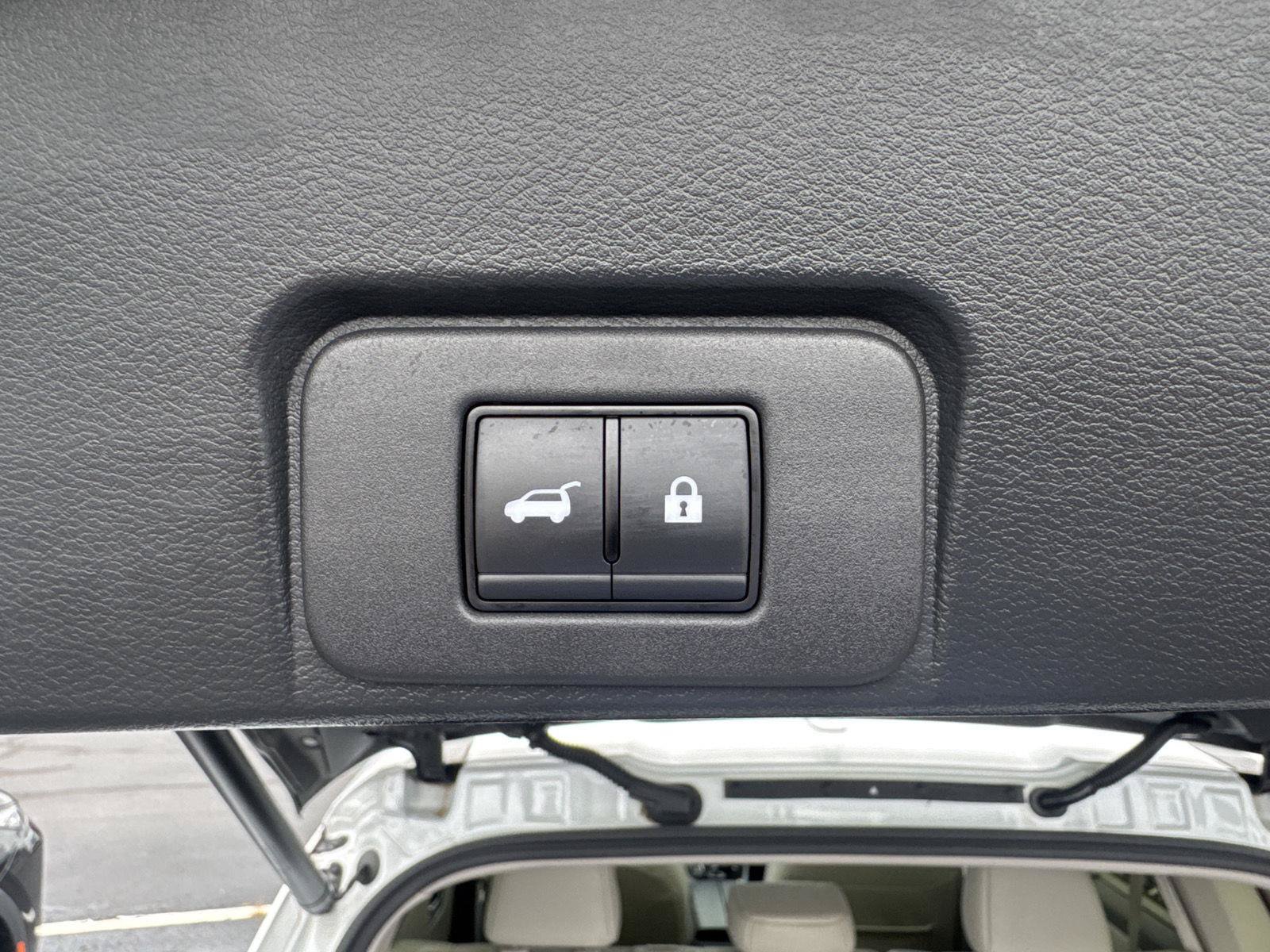 Used 2024 Nissan Rogue SV w/ SV Premium Package AWD/4WD image 14