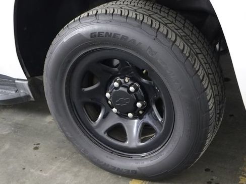 Used 2018 Chevrolet Tahoe 4WD image 34