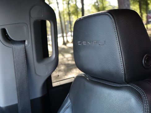 Used 2021 GMC Sierra 3500 Denali w/ Denali Ultimate Package AWD/4WD image 47