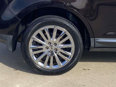 Used 2014 Lincoln MKX FWD w/ Equipment Group 102A image 11