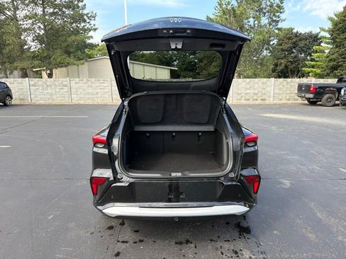 Used 2025 Buick Envista Sport Touring FWD image 10