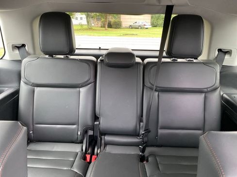 Used 2025 Ford Expedition Active AWD/4WD image 34