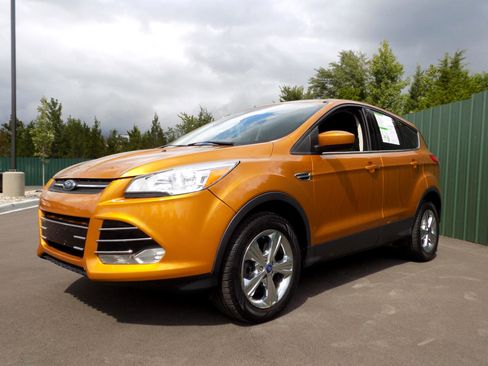 Used 2016 Ford Escape SE image 3