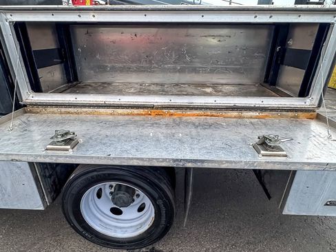 Used 2022 Ford F550 2WD Regular Cab Super Duty image 19