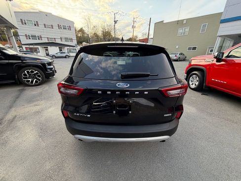 Used 2023 Ford Escape Active w/ Tech Pack #1 AWD/4WD image 4