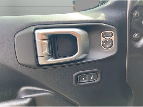 Used 2019 Jeep Wrangler Unlimited Rubicon AWD/4WD image 18