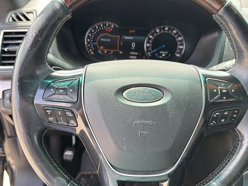 Used 2017 Ford Explorer Platinum AWD/4WD image 14