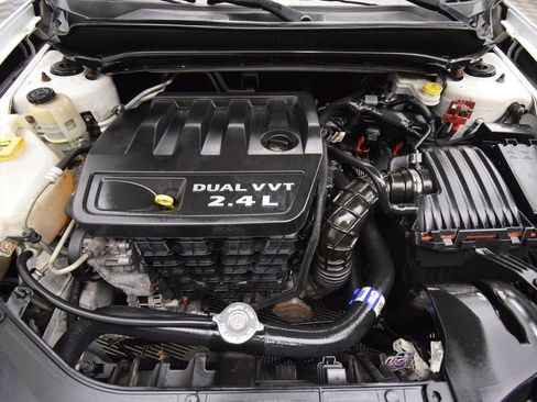 Used 2013 Dodge Avenger SXT FWD image 24