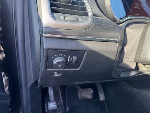 Used 2021 Jeep Grand Cherokee Limited w/ Trailer Tow Group IV image 9