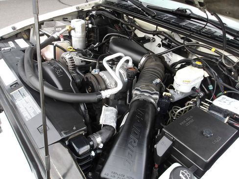 Used 2003 Chevrolet S10 Pickup LS AWD/4WD image 18