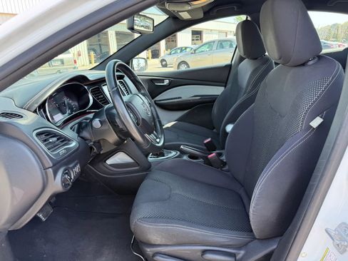 Used 2014 Dodge Dart SXT image 2