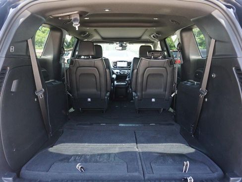 Used 2026 Chrysler Pacifica Limited FWD image 21