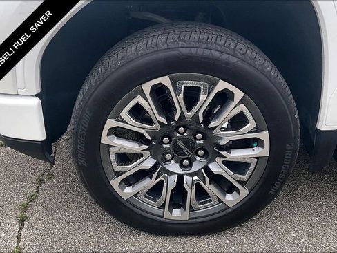 Used 2024 GMC Sierra 1500 Denali Ultimate AWD/4WD image 7