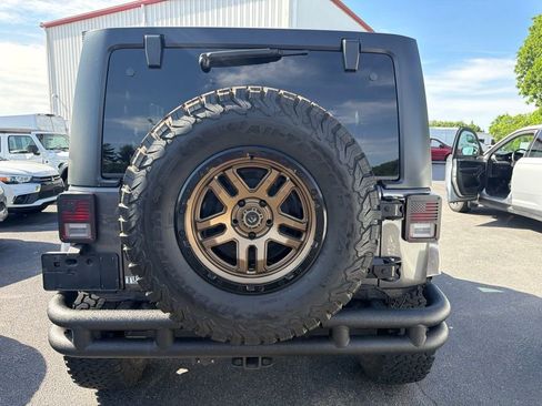 Used 2016 Jeep Wrangler Unlimited Sahara AWD/4WD image 5