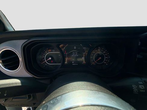 Used 2024 Jeep Wrangler Sahara image 36