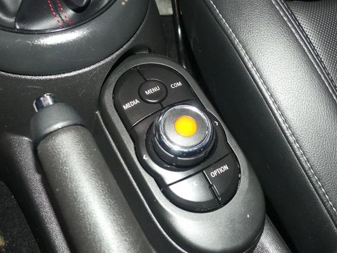 Used 2019 MINI Cooper S w/ Signature Upholstery Package image 34