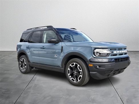 Used 2021 Ford Bronco Sport Outer Banks image 6