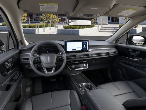 New 2025 Lincoln Corsair FWD image 8