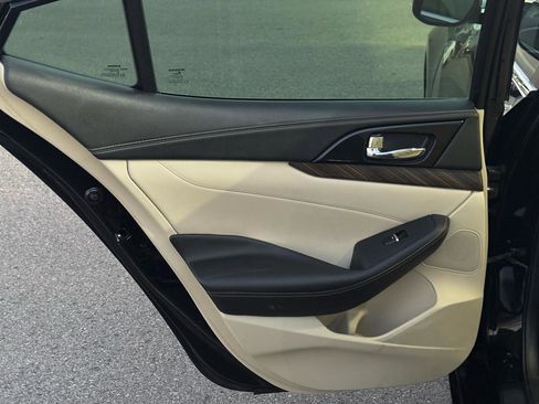 Used 2018 Nissan Maxima Platinum image 14