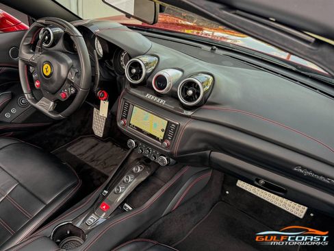 Used 2016 Ferrari California T image 34