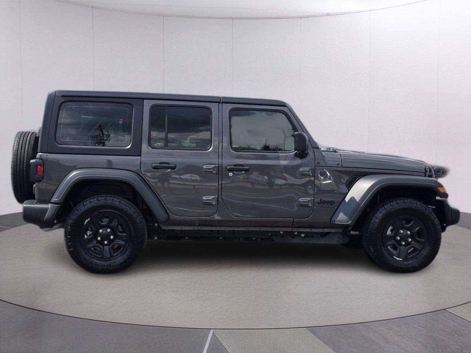 Used 2026 Jeep Wrangler Unlimited Sport AWD/4WD image 4