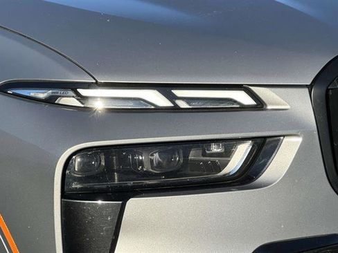 Used 2023 BMW X7 xDrive40i w/ M Sport Package image 8