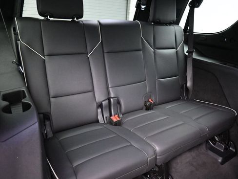 Used 2024 Cadillac Escalade Premium Luxury AWD/4WD image 28