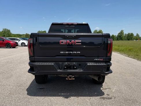 Used 2024 GMC Sierra 2500 AT4 w/ AT4 Premium Plus Package AWD/4WD image 7