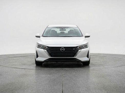 Used 2025 Nissan Sentra SV FWD image 2