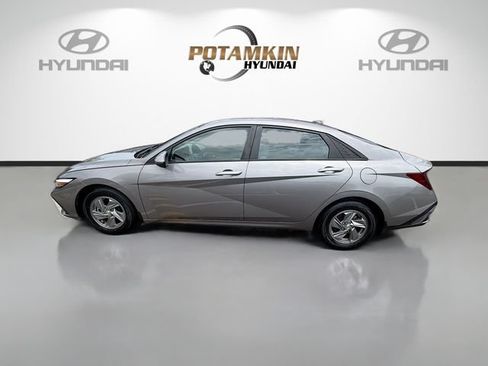 Used 2024 Hyundai Elantra SE FWD image 8