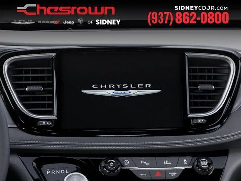 New 2026 Chrysler Pacifica Limited FWD image 18