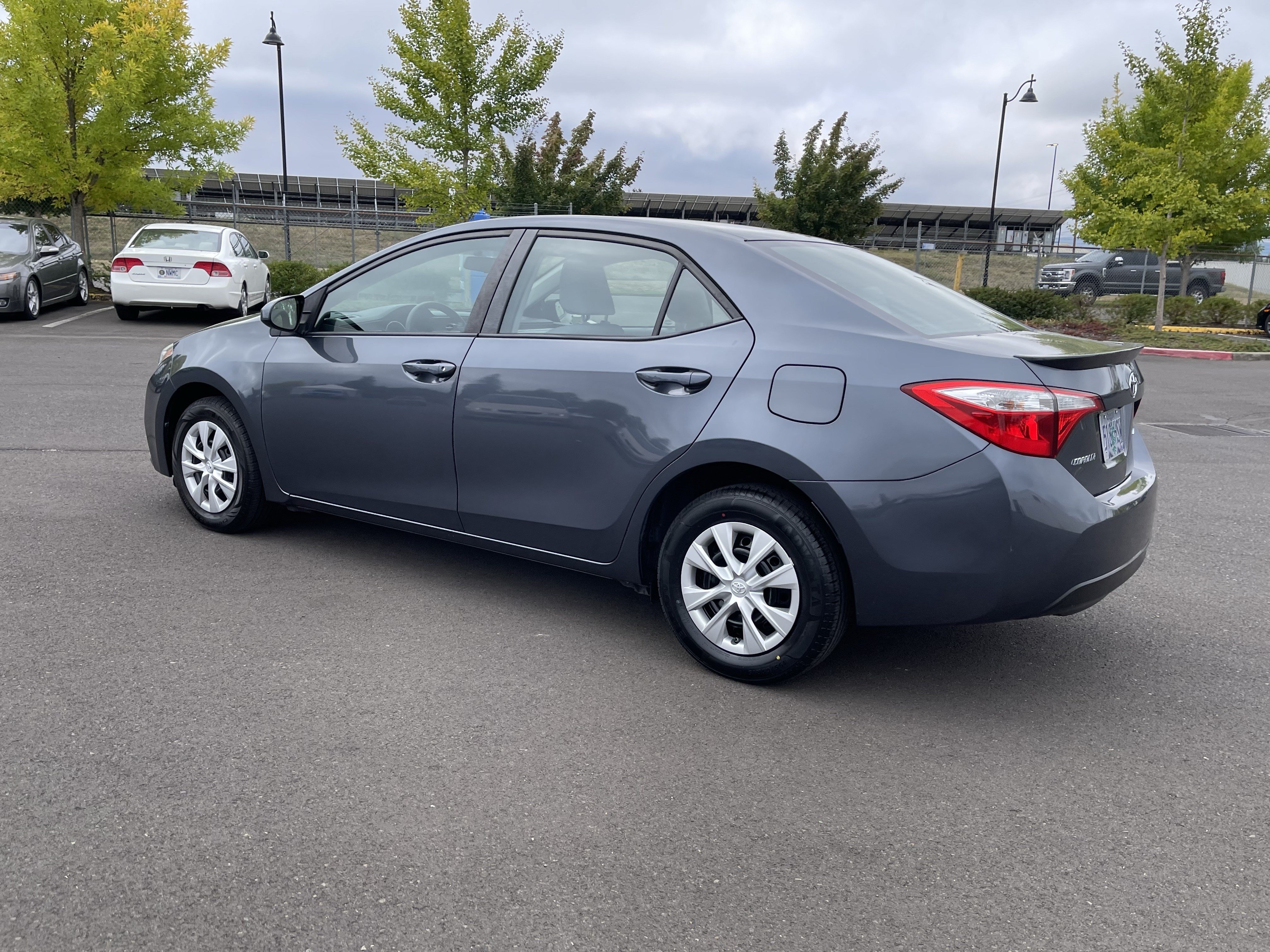 Used 2015 Toyota Corolla LE FWD image 3