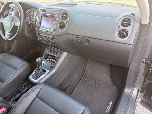 Used 2016 Volkswagen Tiguan SE FWD image 34
