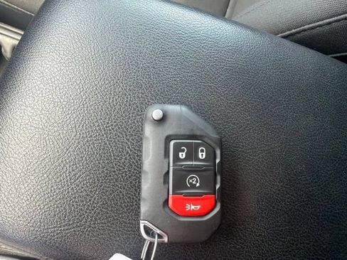 Used 2023 Jeep Wrangler Unlimited Sport AWD/4WD image 7